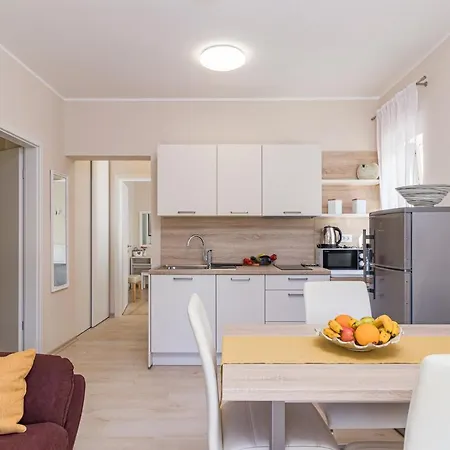 Apartament Mirjana 2 *