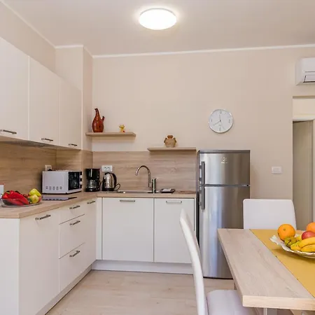 Mirjana 2 Apartament *